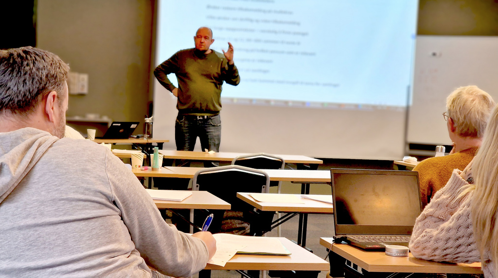 Kim Liland holder foredrag på Fagskolens samling i Tønsberg