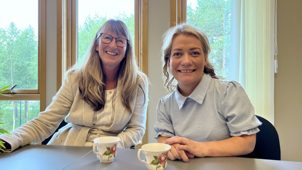 Signe Gjelstad og Sandra Borch. Foto