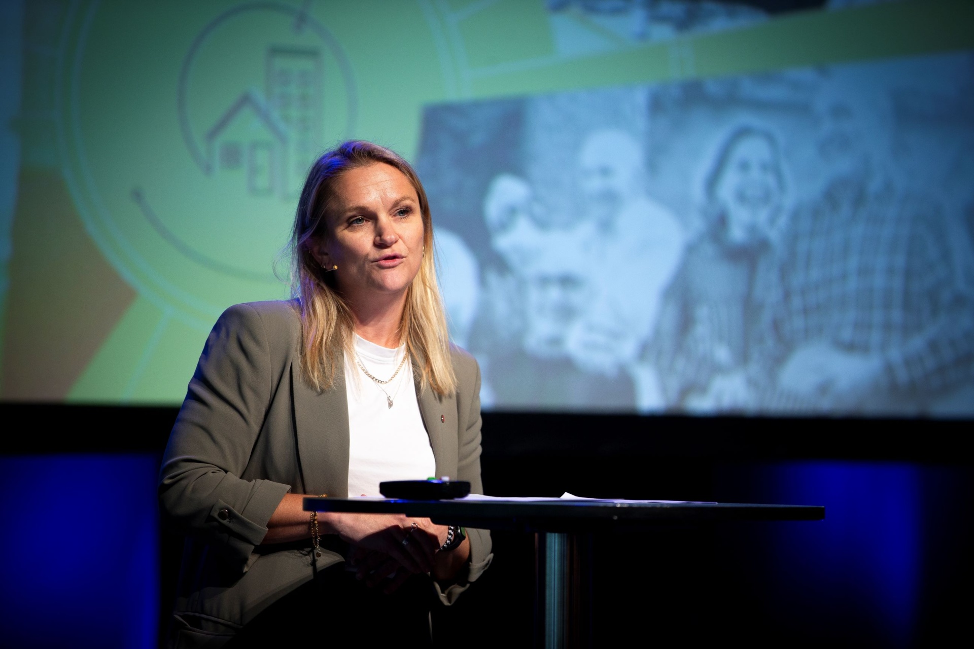 Aldring og helse-dagene. Foto. Statssekretær Ellen Rønning-Arnesen