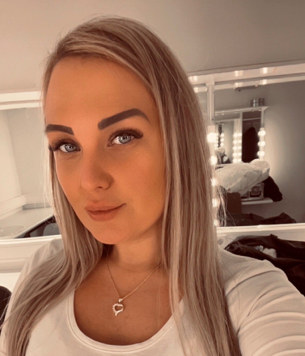 Tett på Kine-Helen. Foto